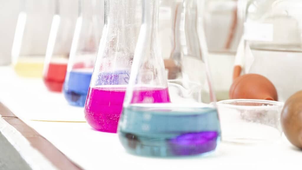 Prüfnormen – Analysen nach DIN, ISO, ASTM, EN & OEM | ASO